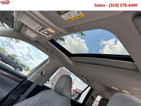 Used 2023 Toyota Highlander Limited AWD/4WD image 18