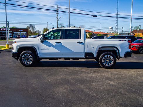 Used 2025 Chevrolet Silverado 2500 Custom w/ Custom Value Package AWD/4WD image 4