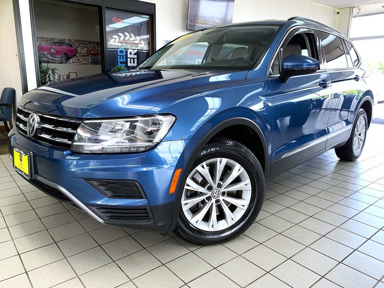 Used 2018 Volkswagen Tiguan SE AWD/4WD image 2