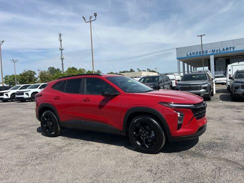 New 2026 Chevrolet Trax LT w/ Sunroof Package FWD image 1