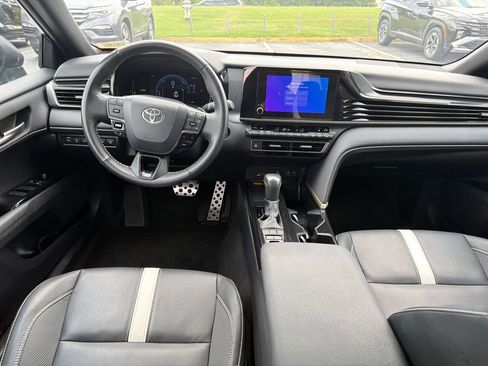 Used 2025 Toyota Camry SE w/ Convenience Package FWD image 23