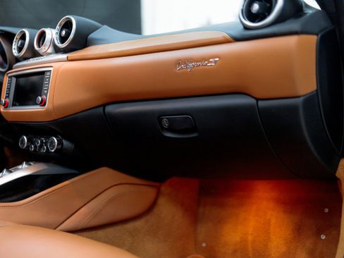 Used 2016 Ferrari California T image 48