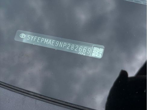 Used 2022 Toyota Corolla LE image 20