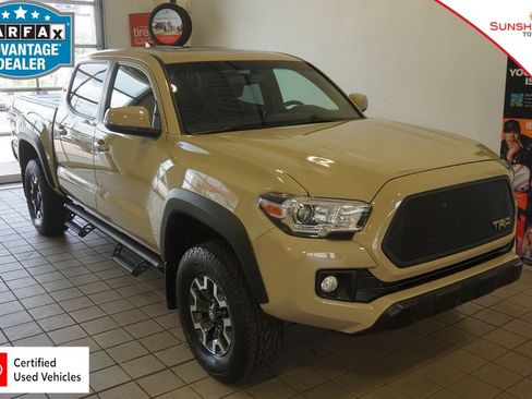 Used 2017 Toyota Tacoma TRD Off-Road AWD/4WD image 1