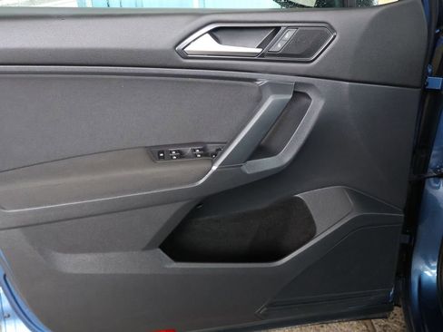 Used 2018 Volkswagen Tiguan S image 19