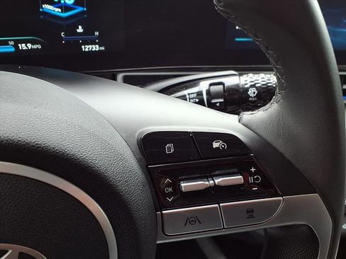 Used 2024 Hyundai Elantra Limited image 16