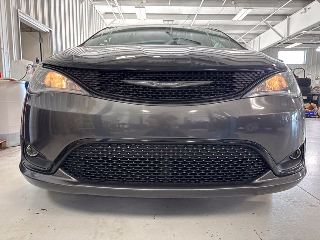 Used 2018 Chrysler Pacifica Touring Plus w/ S Appearance Package FWD image 30