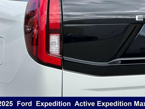 Used 2025 Ford Expedition Max Active RWD image 42
