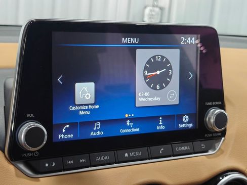 Used 2025 Nissan Sentra SV w/ SV Premium Package FWD image 30