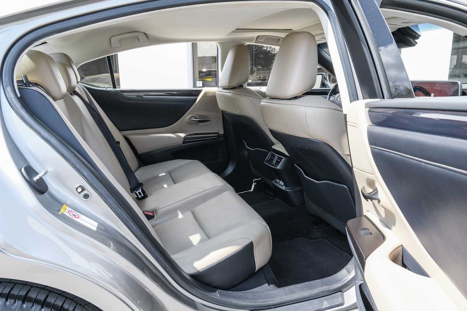 Used 2019 Lexus ES 350 w/ Premium Package FWD image 31