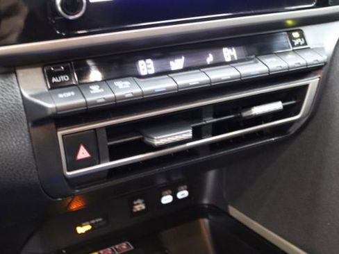 Used 2025 Toyota Camry LE image 15