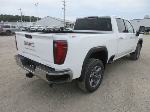 New 2026 GMC Sierra 2500 SLT AWD/4WD image 5