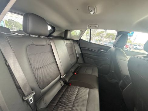 Used 2025 Chevrolet Trax LT FWD image 34