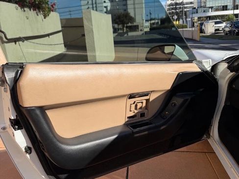 Used 1992 Chevrolet Corvette Coupe image 17