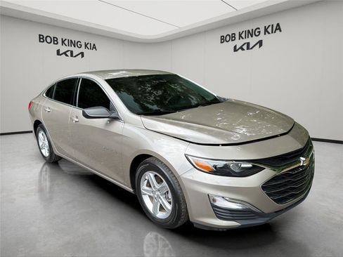 Used 2022 Chevrolet Malibu LS FWD image 7