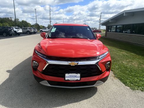 New 2025 Chevrolet Blazer LT w/ Convenience Package FWD image 8