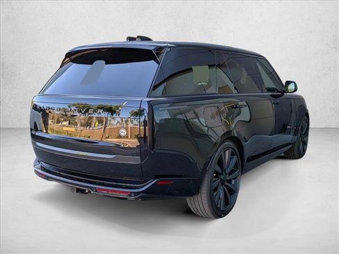 New 2026 Land Rover Range Rover SV image 2