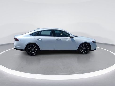 Used 2024 Honda Accord Touring image 9