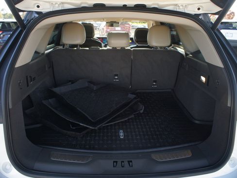 Used 2024 Lincoln Nautilus Reserve w/ Equipment Group 203A image 19