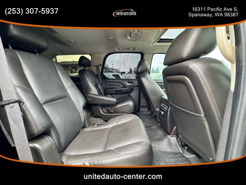 Used 2010 Cadillac Escalade Premium image 10