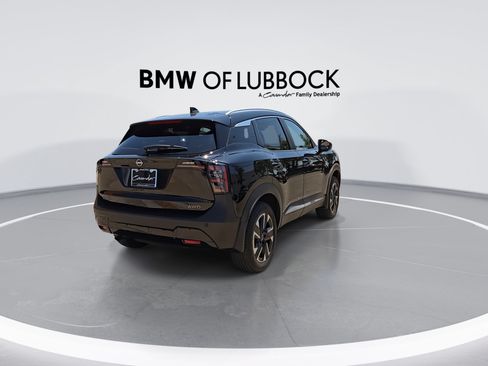 Used 2026 Nissan Kicks SV w/ SV Premium Package AWD/4WD image 8