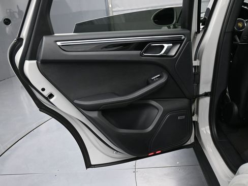 Certified 2023 Porsche Macan Turbo AWD/4WD image 22