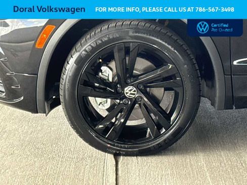 Certified 2023 Volkswagen Tiguan SE R-Line image 11