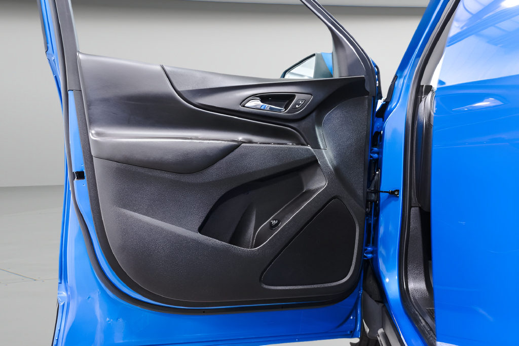 Used 2024 Chevrolet Equinox LT w/ LPO, Floor Liner Package FWD image 23