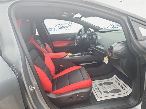 New 2026 Chevrolet Equinox EV RS image 13