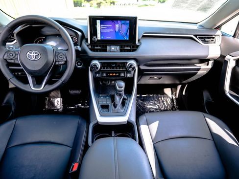 Used 2023 Toyota RAV4 XLE Premium AWD/4WD image 15