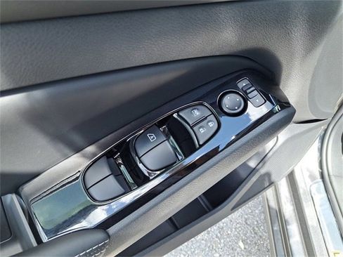 New 2025 Nissan Altima 2.5 SL image 35