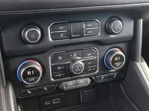 Used 2022 Chevrolet Tahoe Z71 w/ Luxury Package image 24