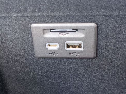 Used 2025 Cadillac XT6 Premium Luxury w/ LPO, Floor Liner Package FWD image 34