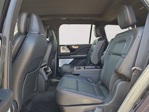 Used 2025 Lincoln Aviator Black Label AWD/4WD image 16