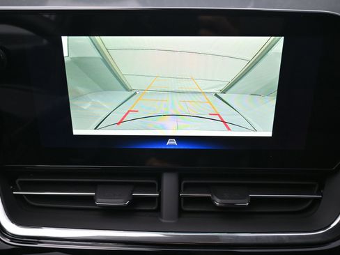 New 2026 Chevrolet Trax RS w/ Sunroof Package FWD image 17