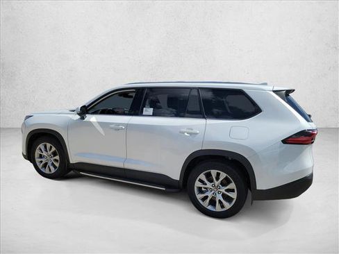 Used 2026 Toyota Grand Highlander FWD image 8