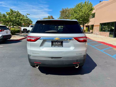 Used 2019 Chevrolet Traverse LS FWD image 9