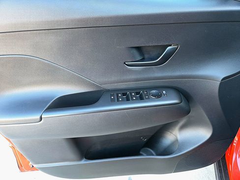 Certified 2025 Hyundai Kona SEL image 28