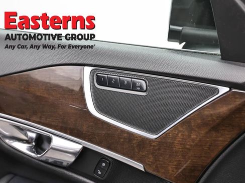 Used 2016 Volvo XC90 T6 Momentum w/ Momentum Plus Package AWD/4WD image 21