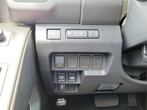 Used 2025 Nissan Frontier SV w/ Tow Package AWD/4WD image 12