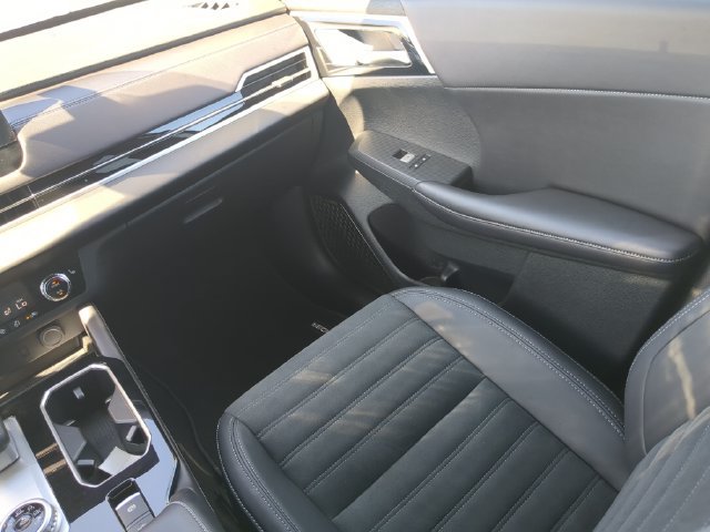 Used 2025 Mitsubishi Outlander SE FWD image 19