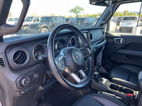 Used 2023 Jeep Wrangler Unlimited Rubicon 4xe w/ Cold Weather Group AWD/4WD image 31