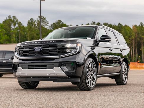 New 2026 Ford Expedition Platinum w/ Platinum Ultimate Package AWD/4WD image 2