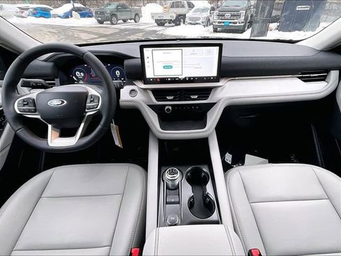 New 2026 Ford Explorer Active w/ Active Comfort Package image 6