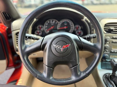 Used 2005 Chevrolet Corvette Coupe w/ Preferred Equipment Group RWD image 13