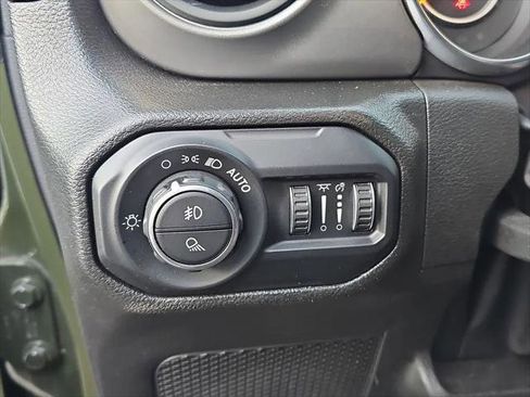 Certified 2022 Jeep Gladiator Sport AWD/4WD image 25