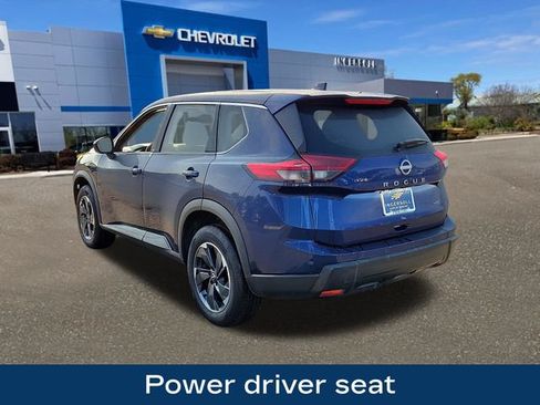 Used 2025 Nissan Rogue SV AWD/4WD image 4