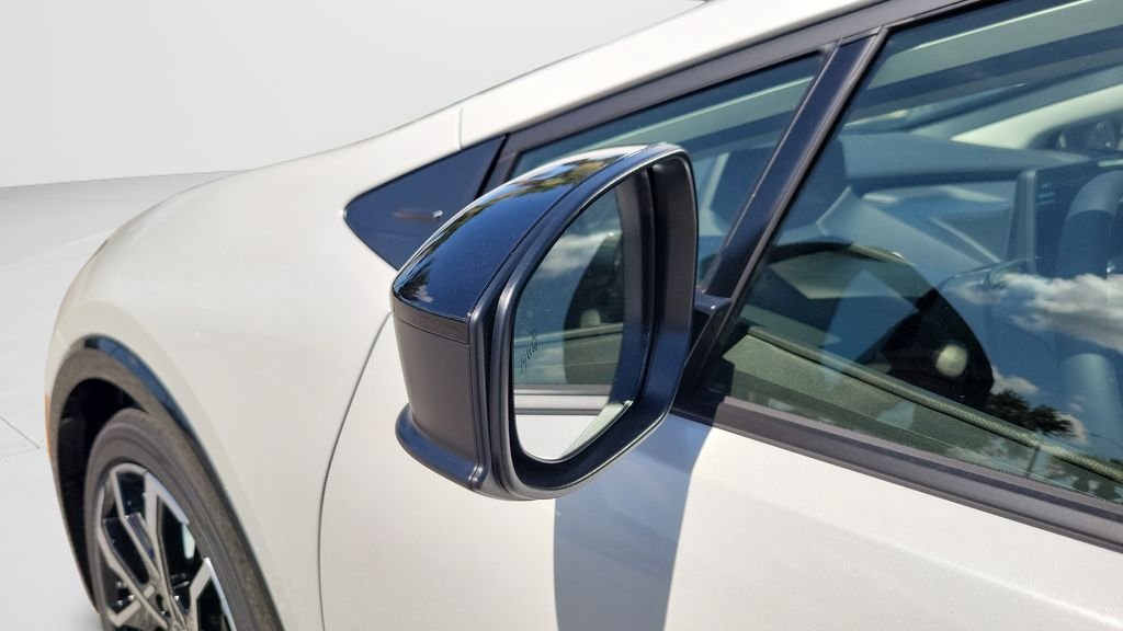New 2026 Toyota Prius Plug-In Hybrid FWD image 26