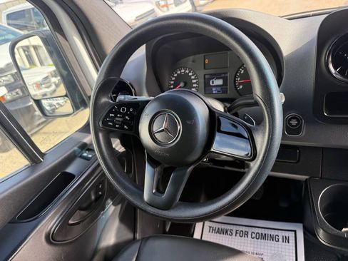 Used 2021 Mercedes-Benz Sprinter 2500 image 15