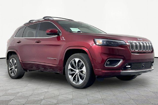 Used 2019 Jeep Cherokee Overland w/ Technology Group AWD/4WD image 2
